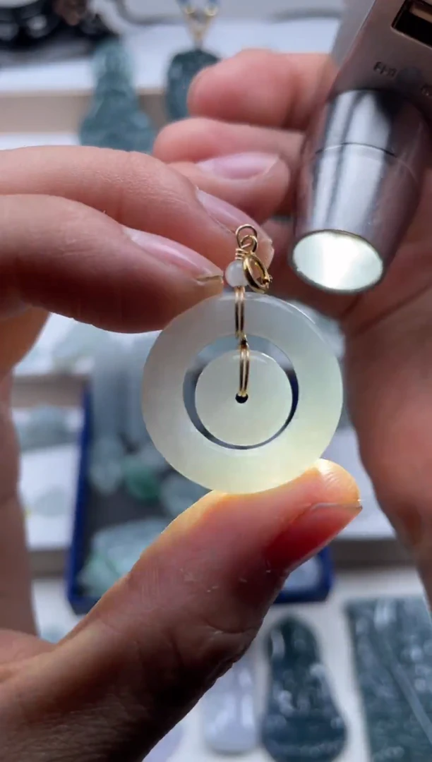 颈饰未镶嵌翡翠天然翡翠A货