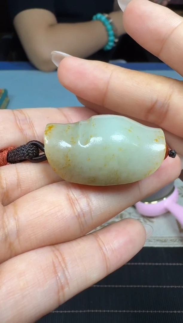 和田玉未镶嵌颈饰1