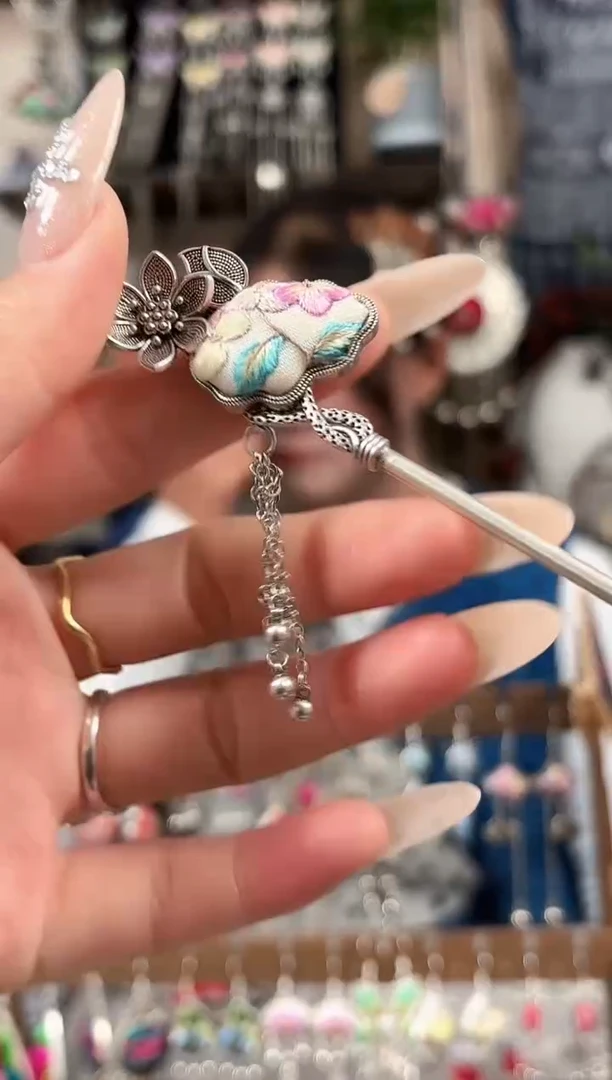 织绣民族风非遗老绣饰品446