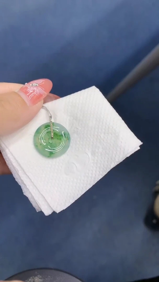 颈饰18K金镶嵌翡翠1