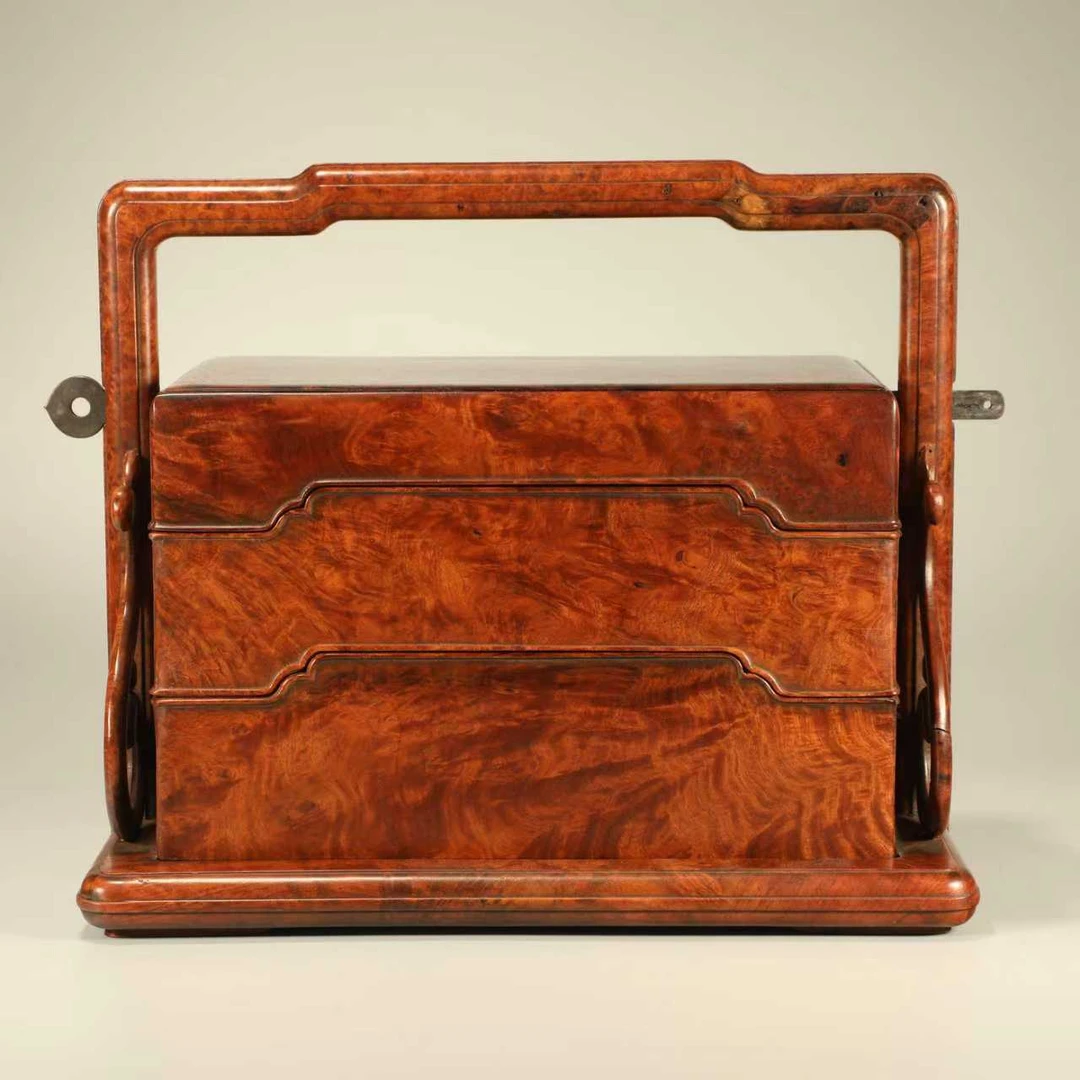 文华开物第175期拍品 17 清代 黄花梨樱木提盒