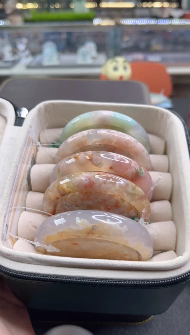 未镶嵌手镯石英质玉尘*丷圈口（赠品镯心）