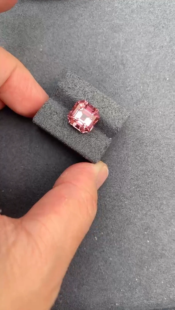 【闪购商品】碧玺裸石未镶嵌5.9ct粉碧玺