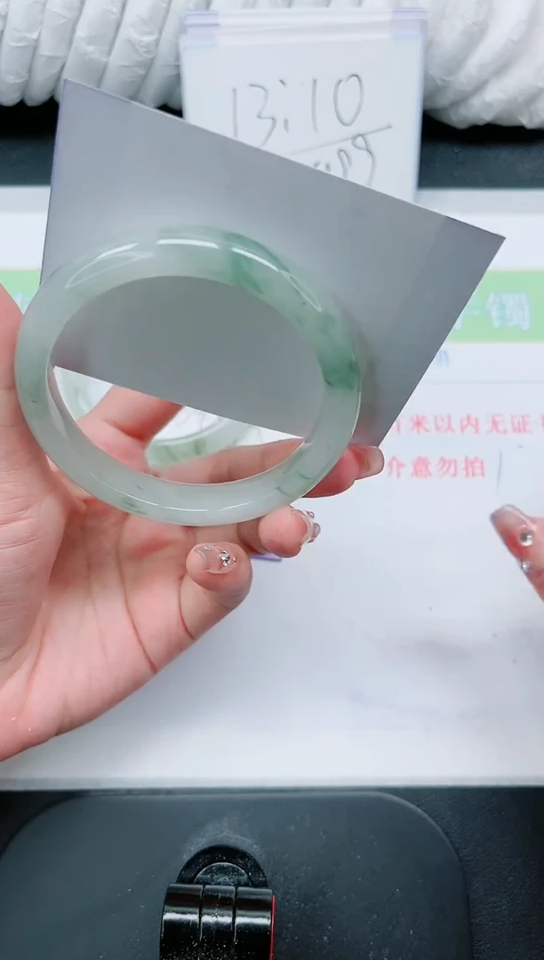 【闪购商品】石英质玉手镯未镶嵌264