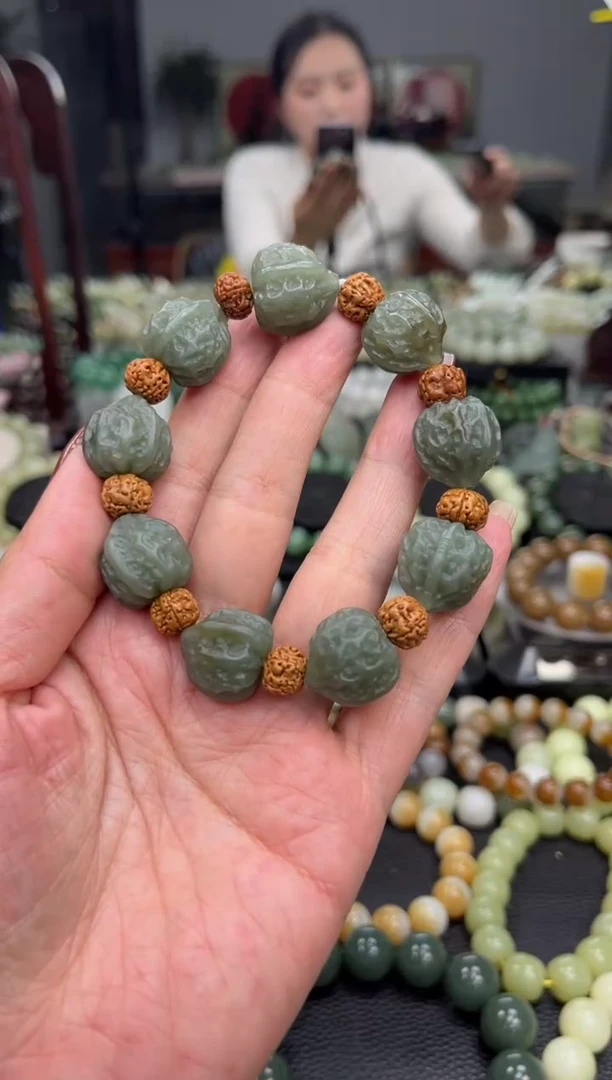 【闪购商品】和田玉手串未镶嵌新疆且末蓝飘糖核桃手串