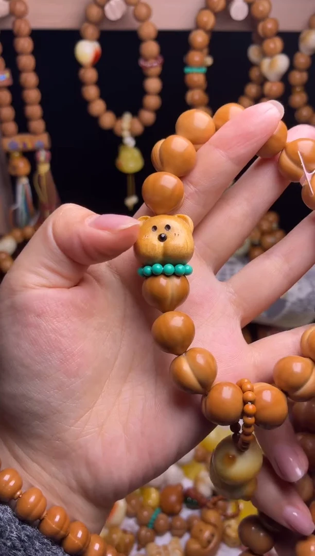 吊坠猴头核桃冷**知全品光面柯基屁桃熊绿跑环悟道猫吊坠全穿