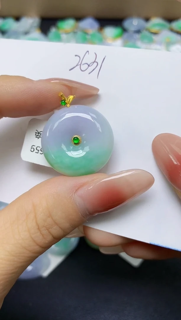 翡翠18K金镶嵌颈饰 天然缅甸翡翠A货