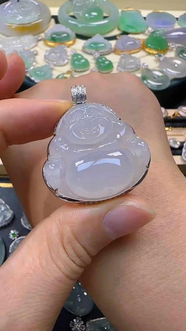 翡翠18K金镶嵌颈饰佛公