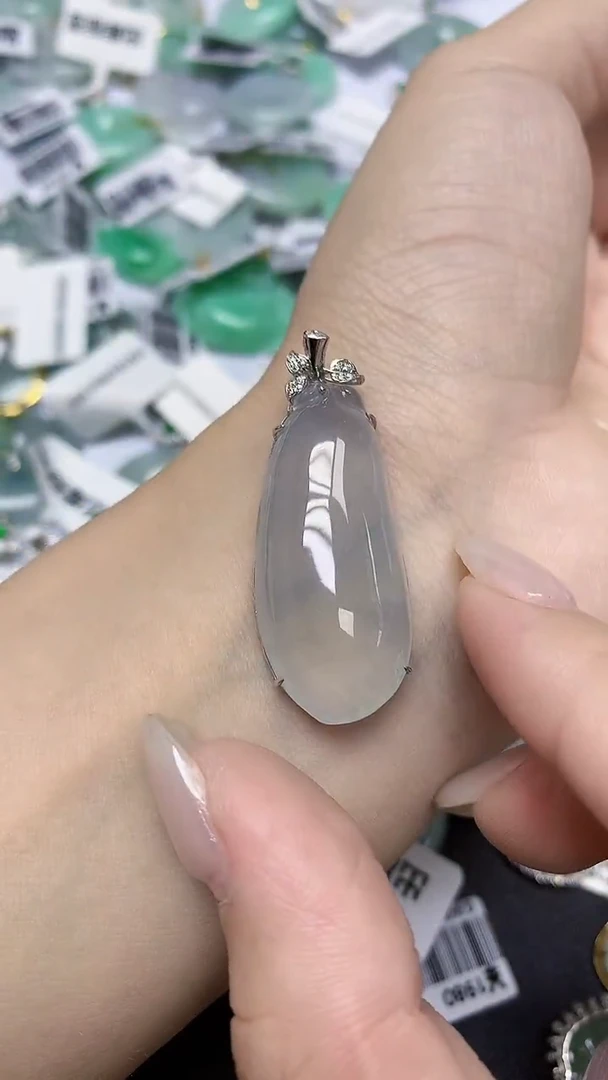 翡翠18K金镶嵌颈饰天然缅甸翡翠A货