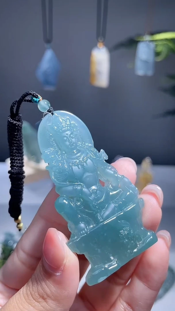 颈饰未镶嵌翡翠观音