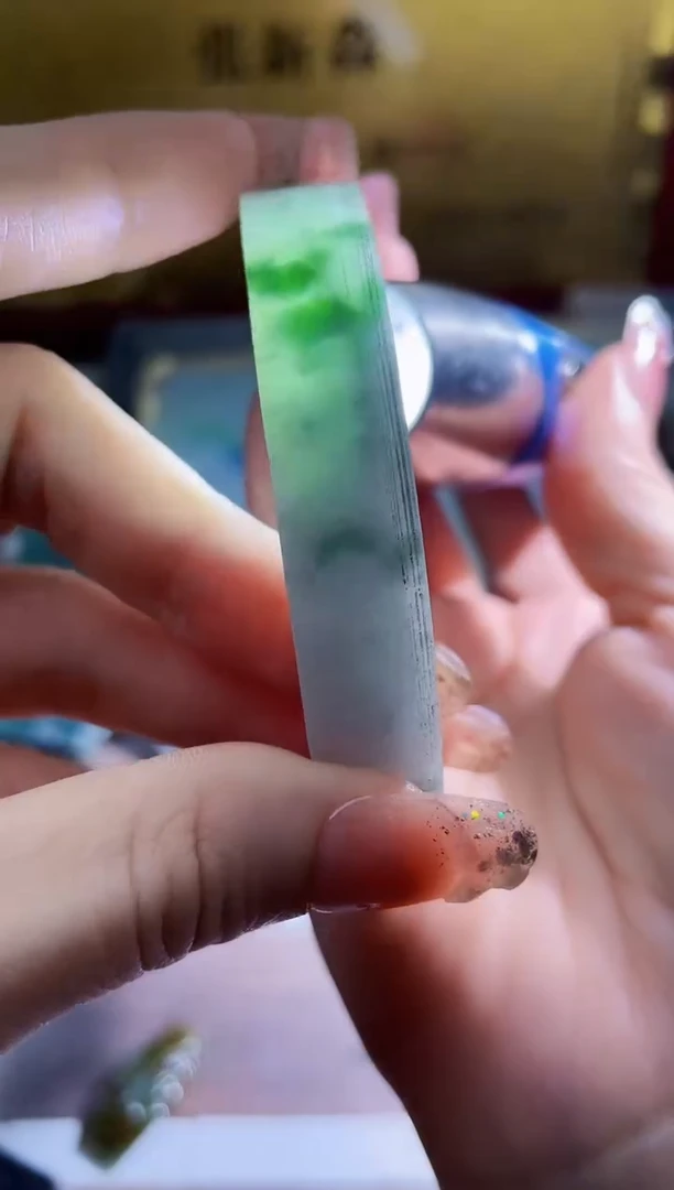 翡翠挂件未镶嵌小梦0多样性发其一