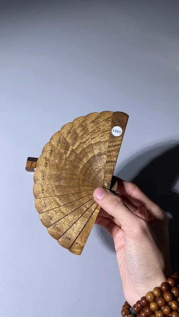 【闪购商品】金丝楠木雕546号10cm金丝楠木小叶桢楠掌中扇