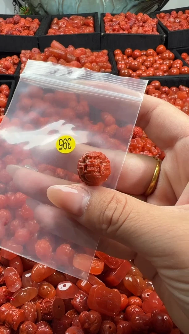 颈饰未镶嵌南红玛瑙1