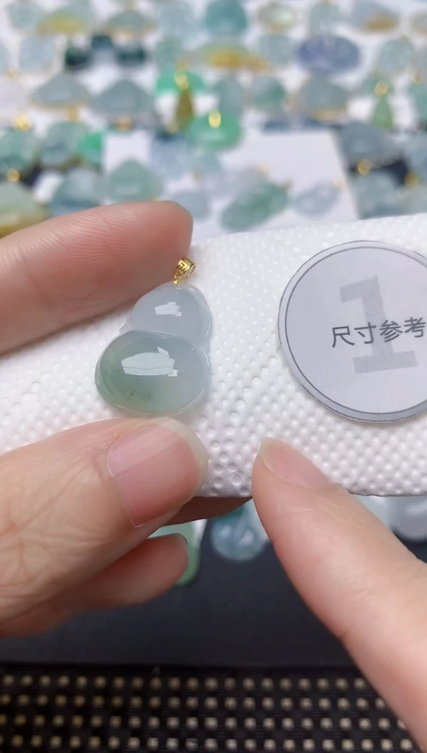 颈饰18K金镶嵌翡翠天然缅甸A货翡翠