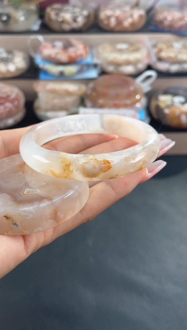 未镶嵌手镯石英质玉59