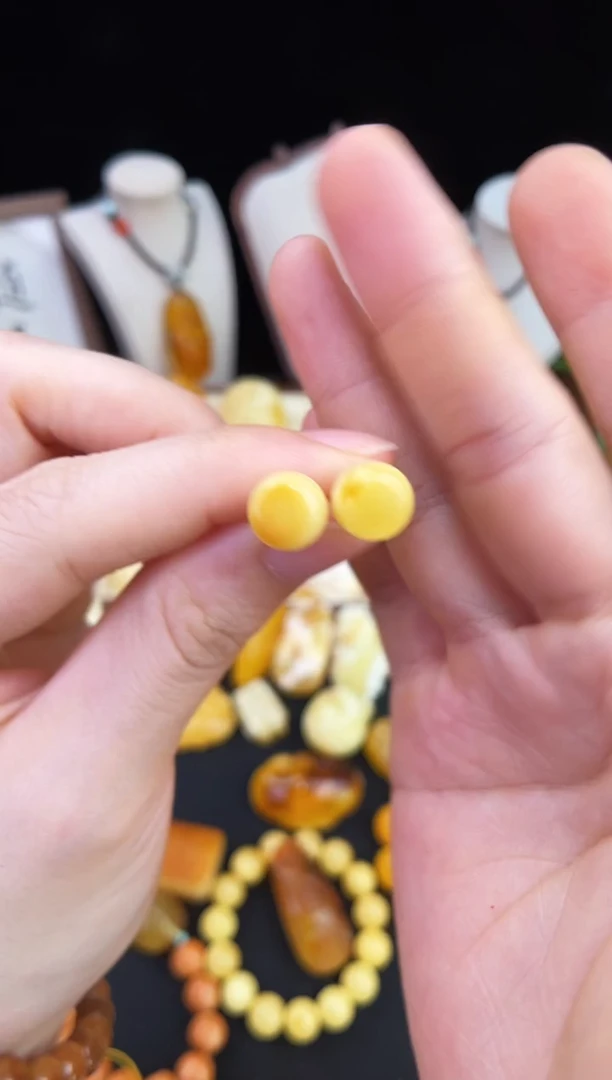琥珀未镶嵌珠宝奇石柒月
