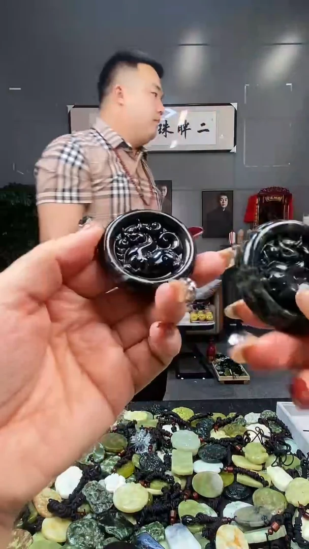 未镶嵌蛇纹石玉其他天然岫玉（多样性发其中之一）