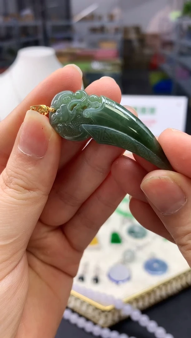 【闪购商品】翡翠颈饰18K金镶嵌翡翠吊坠|不退不换