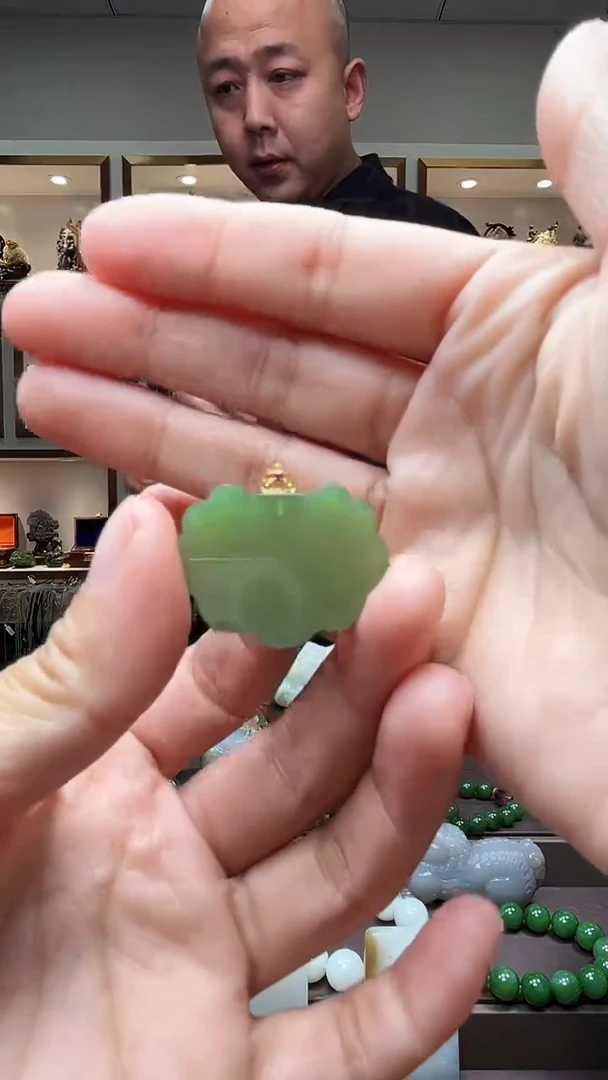 【闪购商品】和田玉颈饰18K金镶嵌1