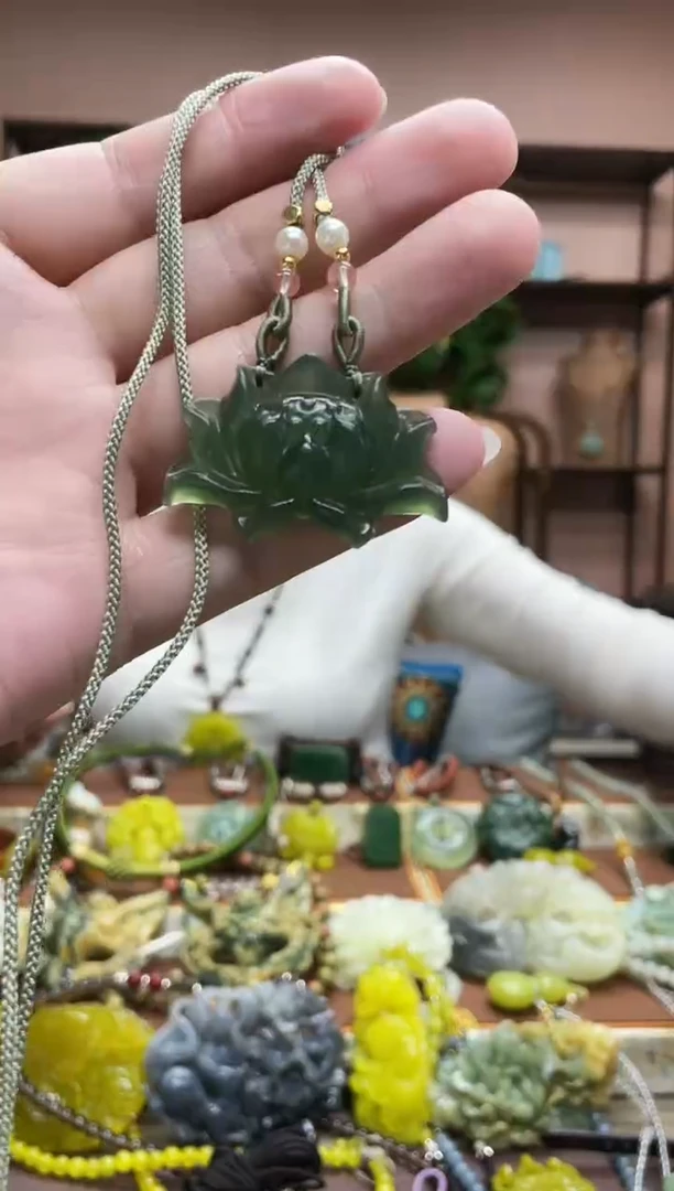 未镶嵌岫玉吊坠·