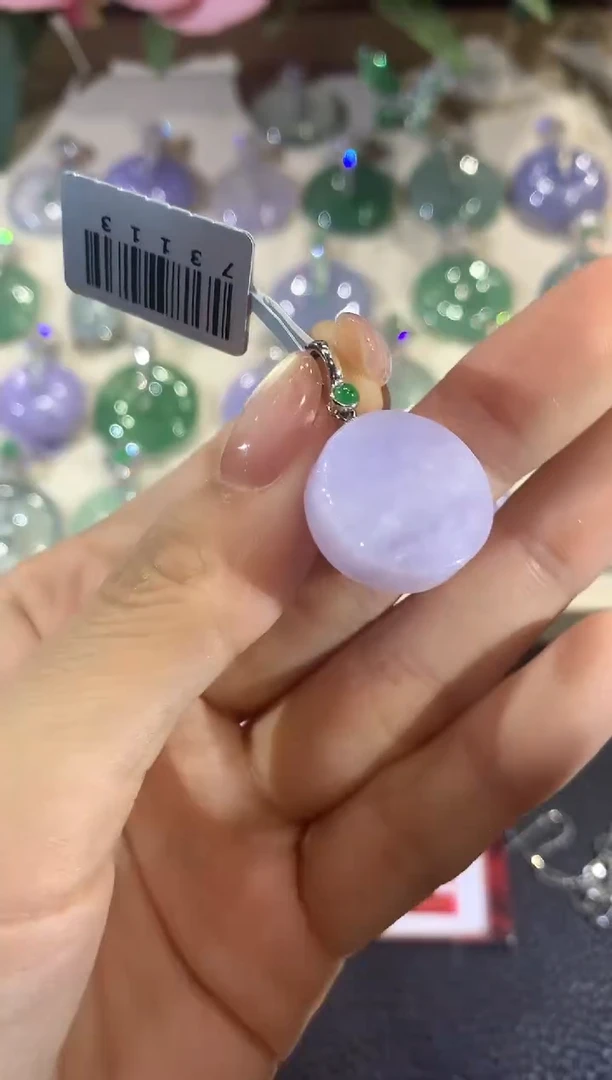 吊坠(不含链)18K金镶嵌翡翠A21翡翠多样性发一件说是