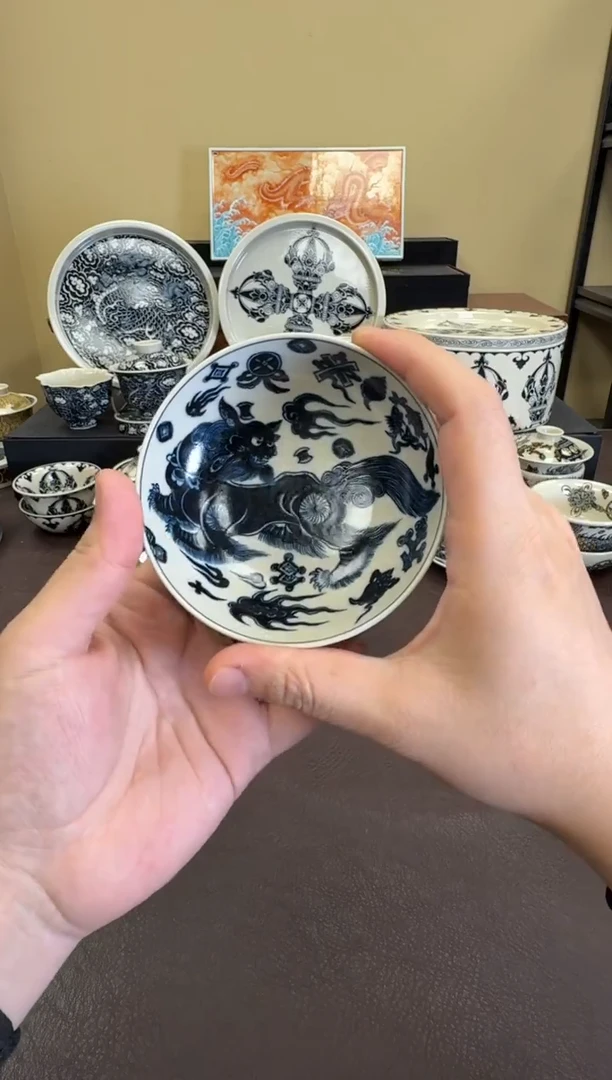 二号釉杂宝狮子普洱杯