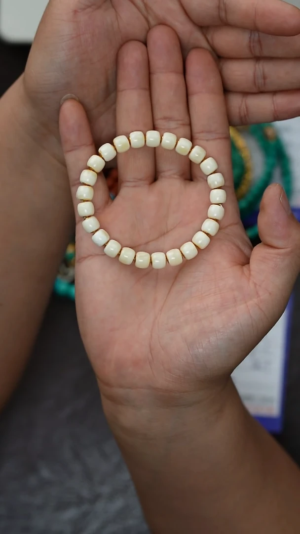 未镶嵌蜜蜡裸石虫*?蜜蜡手串