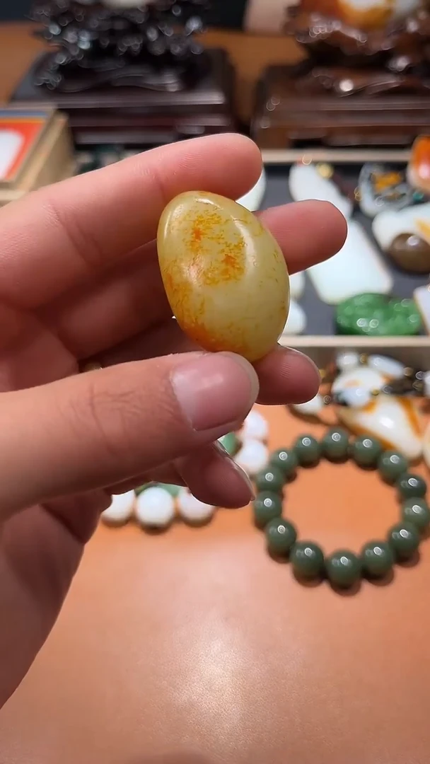 未镶嵌和田玉把件全**。和田玉