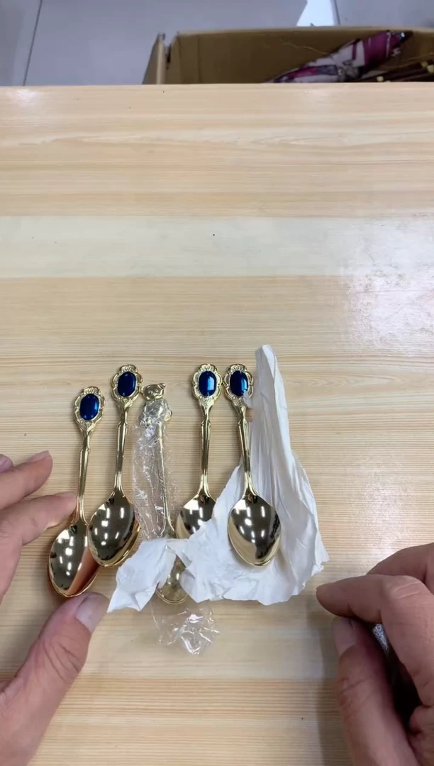 手工艺品玻璃默认微瑕，no退no换，介意勿拍