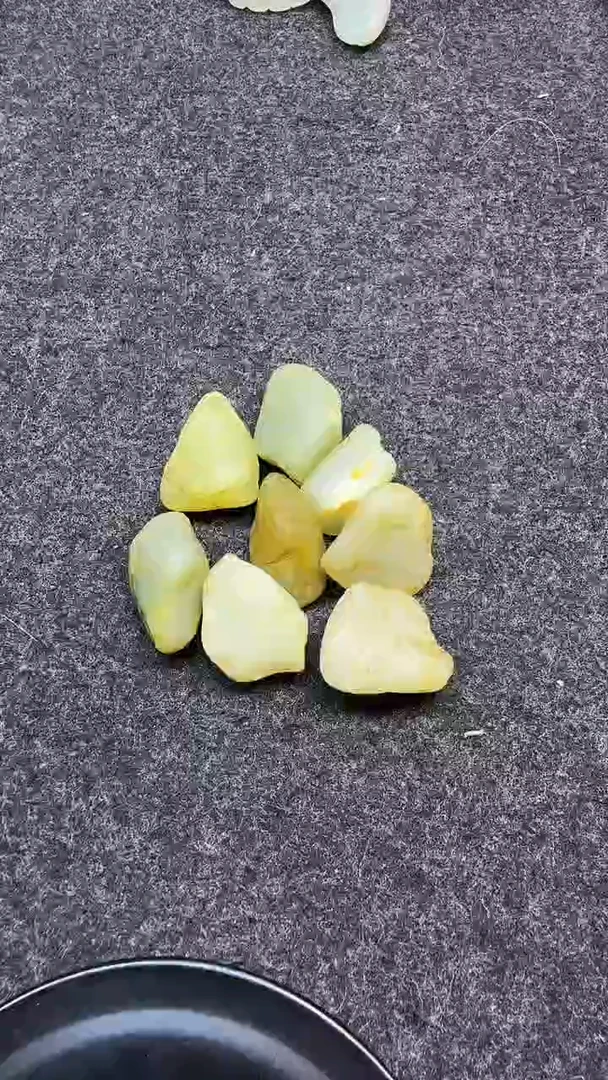 和田玉未镶嵌吊坠(不含链)612（款式随机）