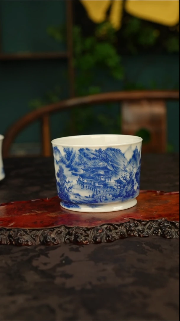 青花手绘山水主人杯