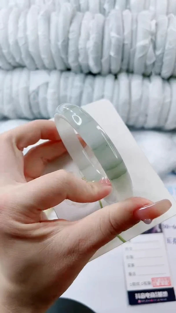 【闪购商品】石英质玉手镯未镶嵌0280210373-