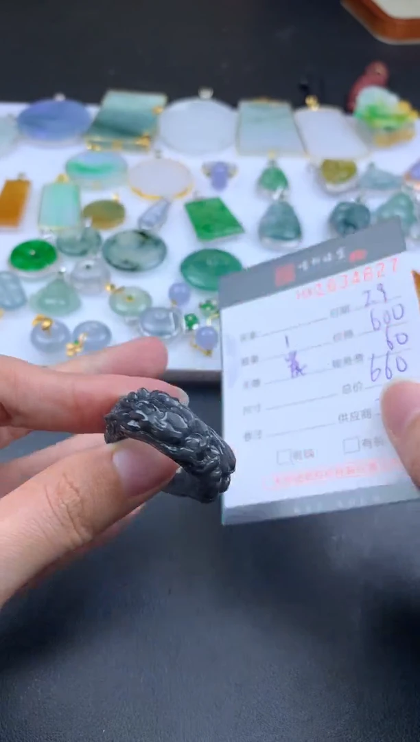 【闪购商品】翡翠挂件未镶嵌哈轩 戒指1