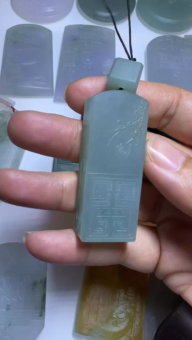 未镶嵌定制翡翠挂件