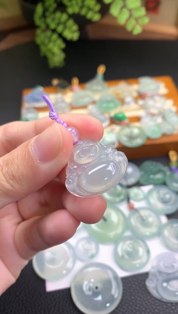 【闪购商品】翡翠颈饰未镶嵌佛公