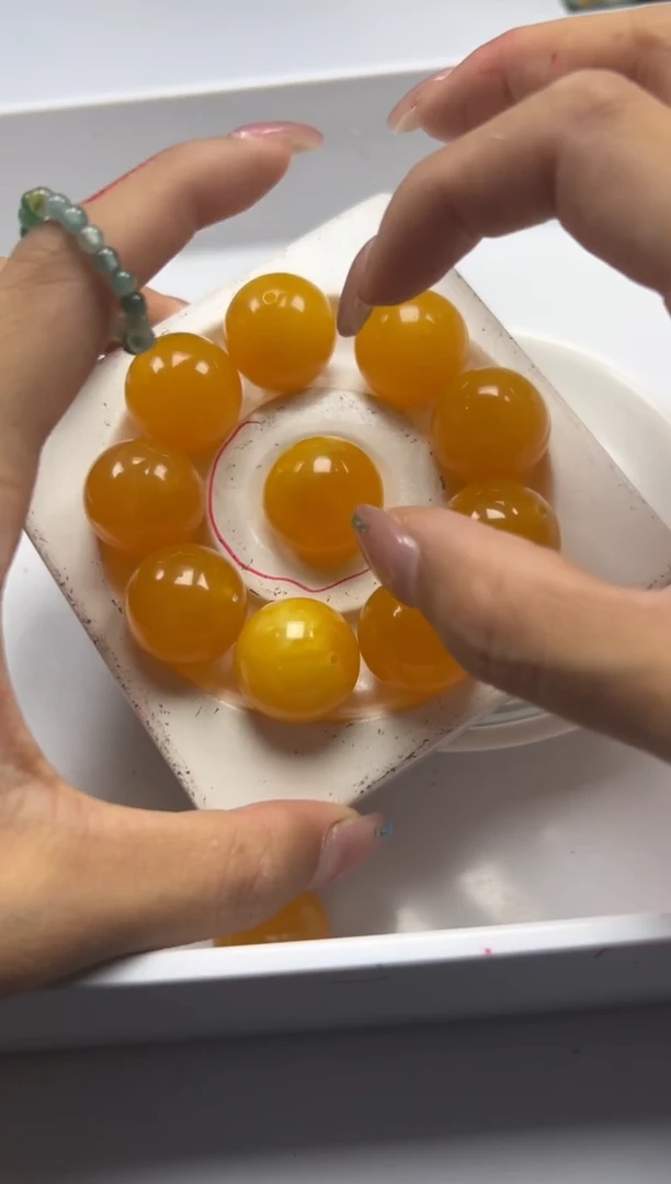 未镶嵌颈饰蜜蜡w1543蜜蜡鸡油黄20mm*1个