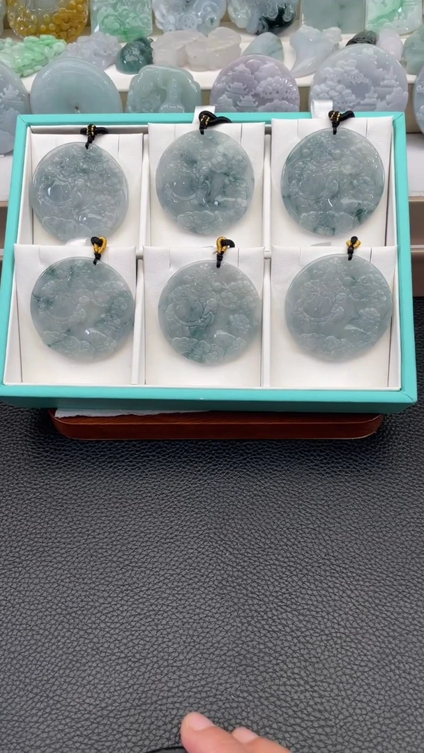 颈饰未镶嵌翡翠天然缅甸翡翠A货多样性发一山水财神爷P12