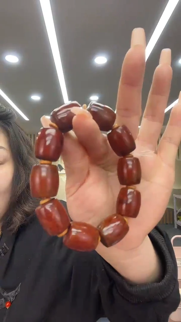 未镶嵌透闪石质玉挂件手串