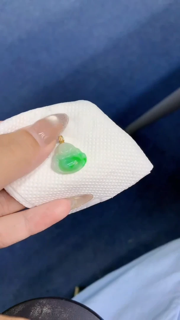 颈饰18K金镶嵌翡翠1