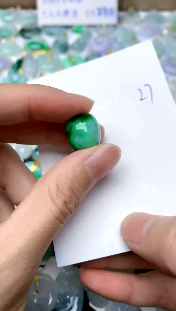 【闪购商品】翡翠颈饰未镶嵌27天然A货翡翠