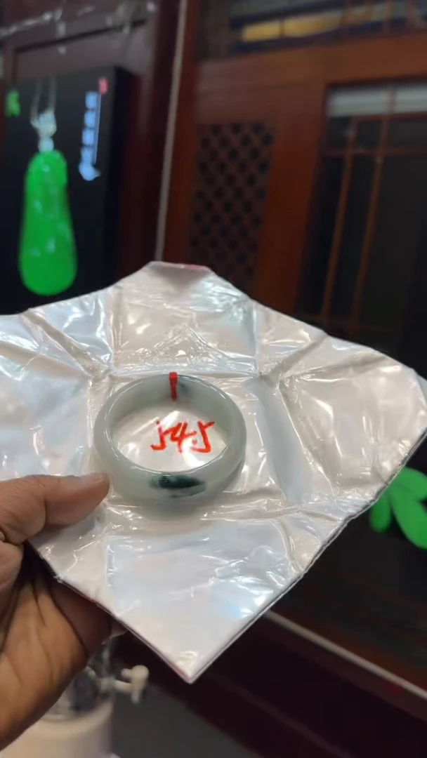 未镶嵌手镯翡翠手镯