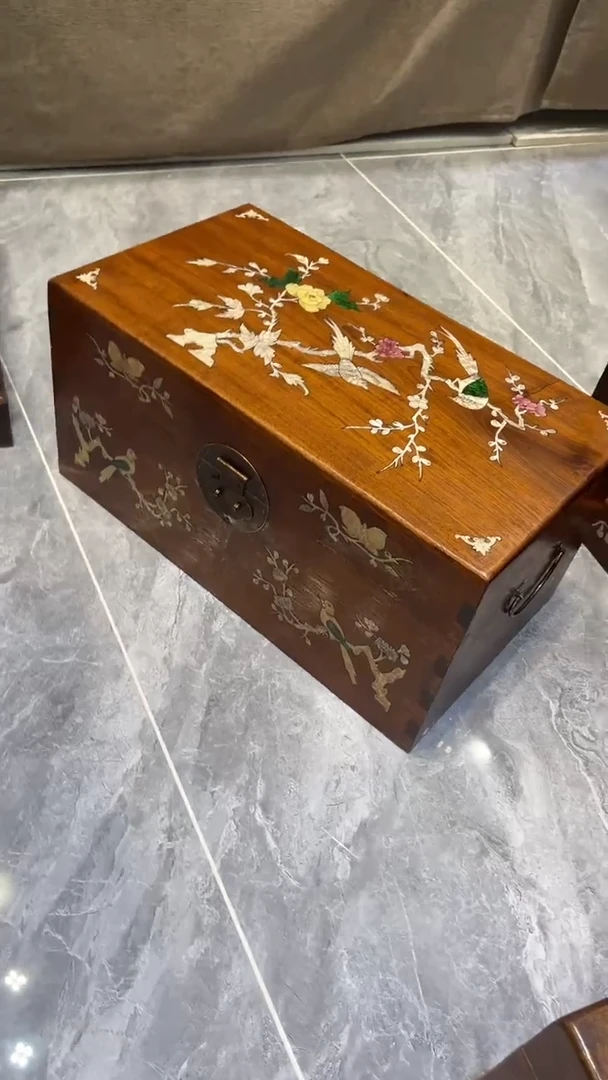 木鸟踏花枝螺钿首饰箱