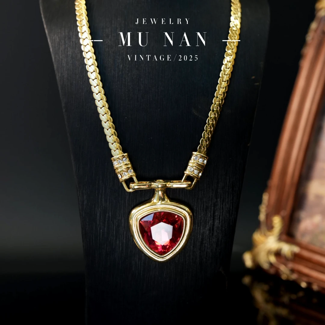 铜合金锆石项链 【Y602251】中古玫红色镶嵌三角形项链造型宫廷风
