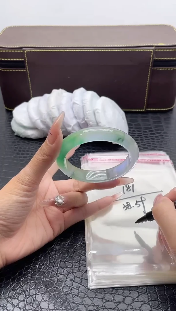 181手镯所见即所得拍啥发啥