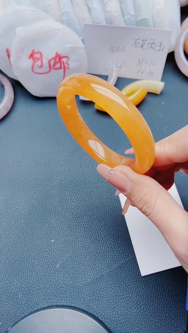 【闪购商品】石英质玉手镯未镶嵌L78-57-58