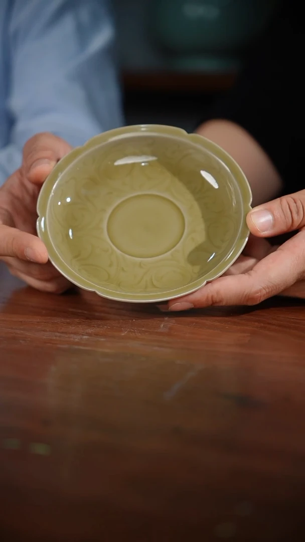 52-5葵口莲花温壶承(卓鑫伟 米黄釉)