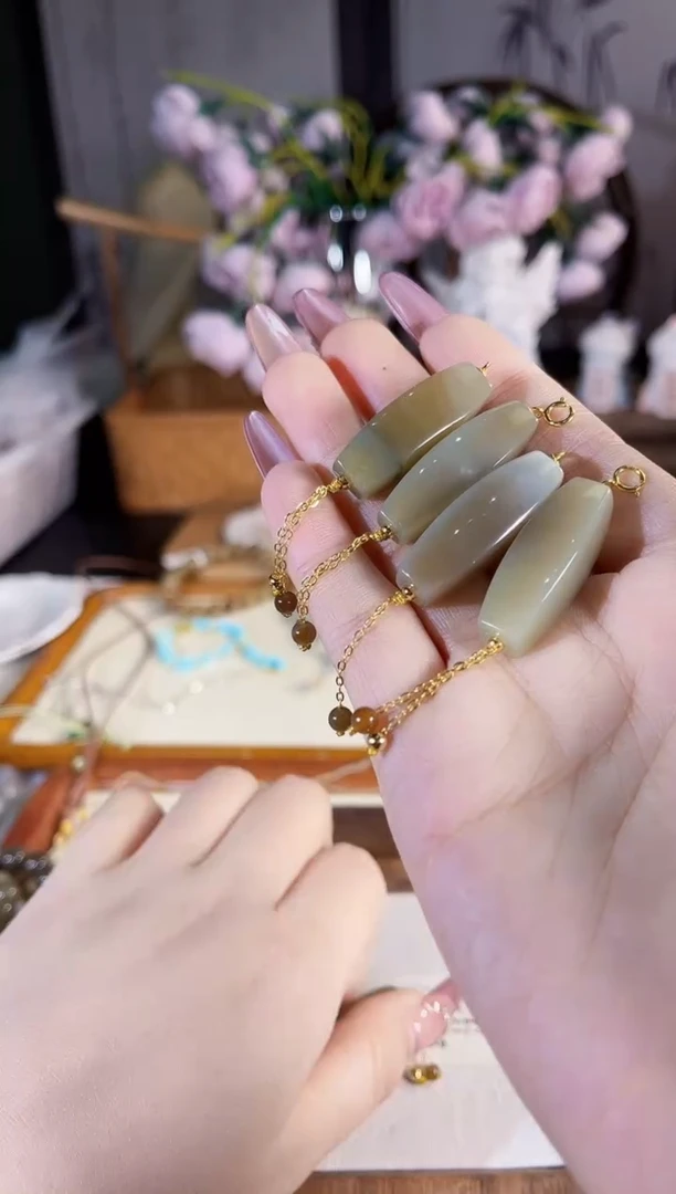 吊坠(不含链)银S925镶嵌和田玉多样性发其一