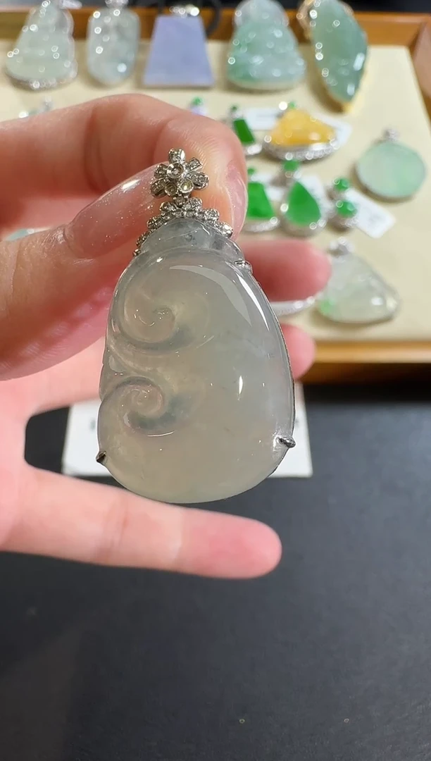 【闪购商品】翡翠吊坠(不含链)18K金镶嵌【源头工厂】钻石镶嵌