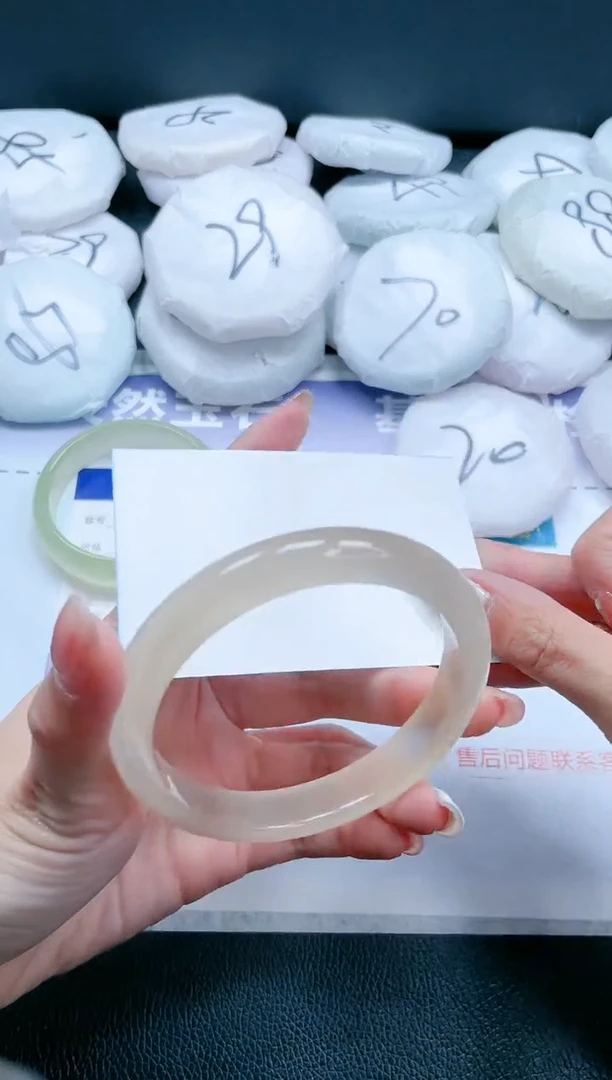 【闪购商品】石英质玉手镯未镶嵌 香槟金手镯--59