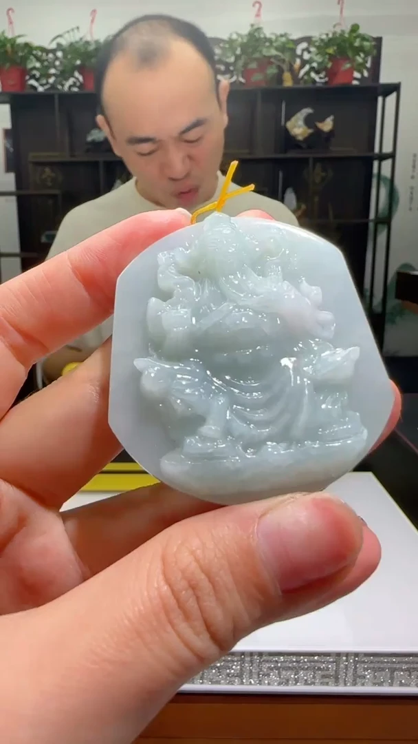 【闪购商品】翡翠颈饰未镶嵌天然翡翠A货吊坠